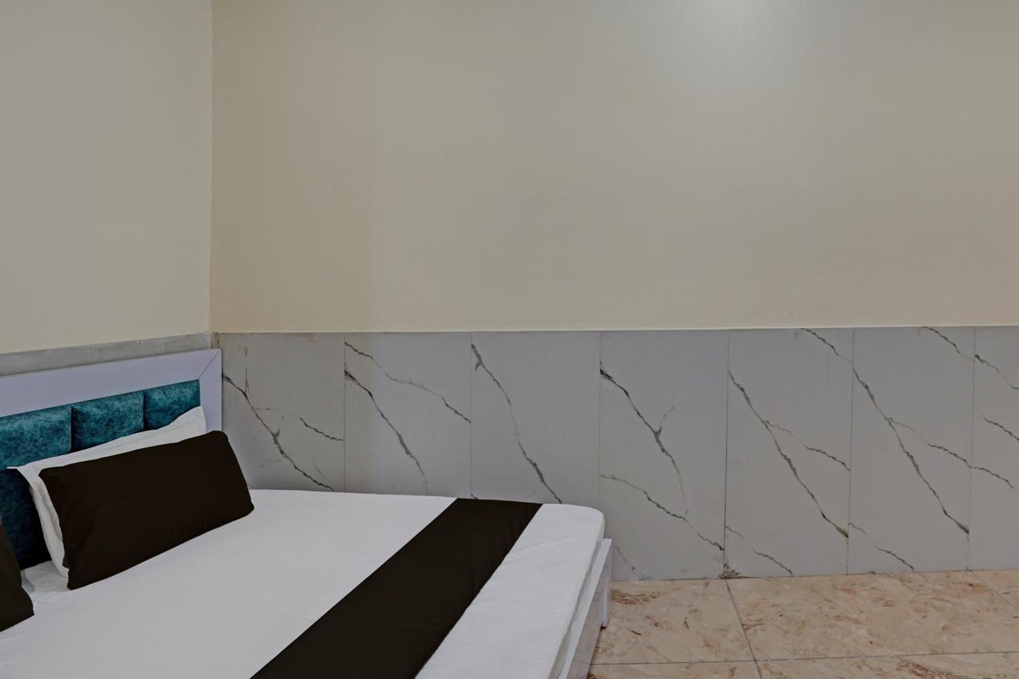Hotel O Abhinav Hotel Noida Dış mekan fotoğraf