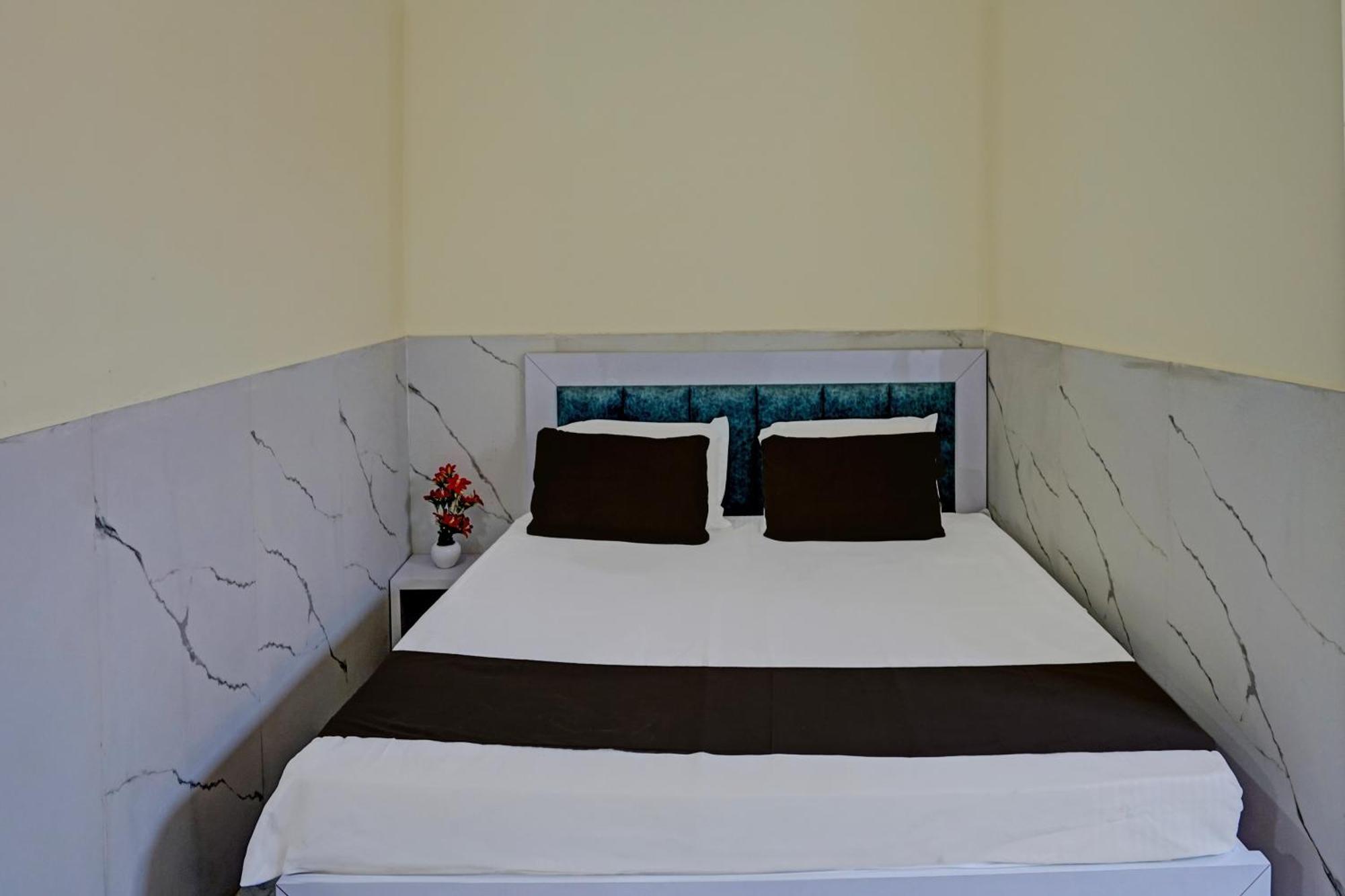 Hotel O Abhinav Hotel Noida Dış mekan fotoğraf