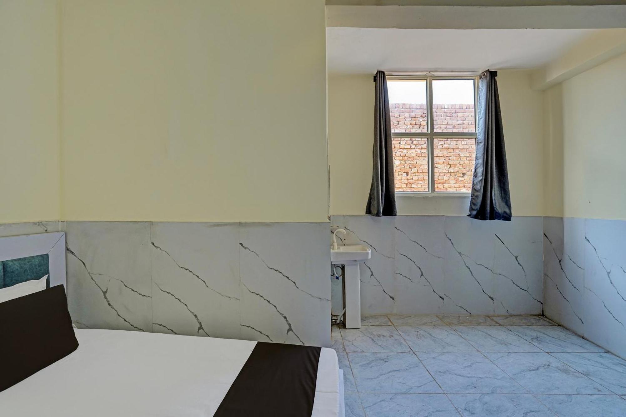 Hotel O Abhinav Hotel Noida Dış mekan fotoğraf